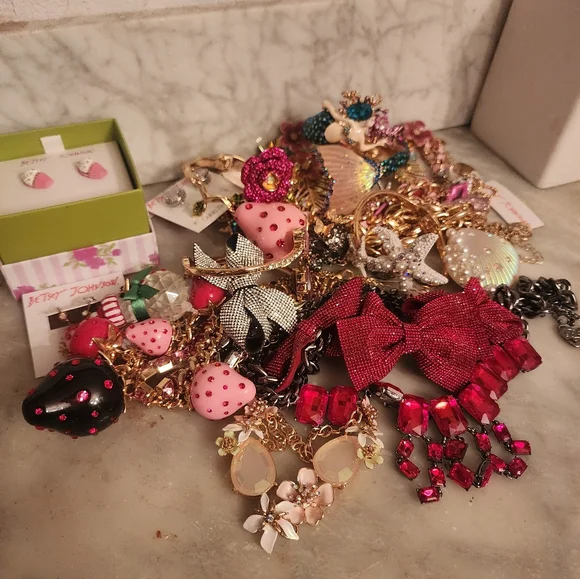 Lot Of Betsey Johnson Jewery - Picture 10 of 10